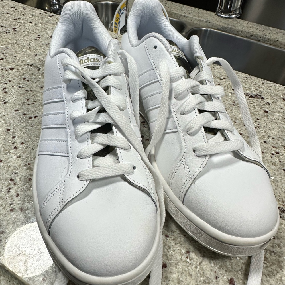 Adidas white running shoes size 9